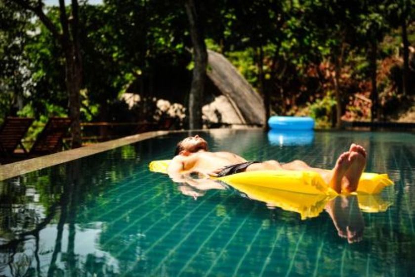 Phi Phi Phu Chalet Resort Phuket - pool