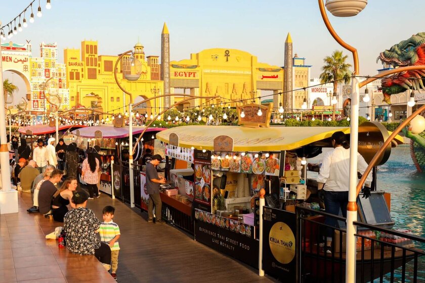 بازار شناور باغ جهانی دبی. منبع عکس: Globalvillage.ae. عکاس: نامشخص