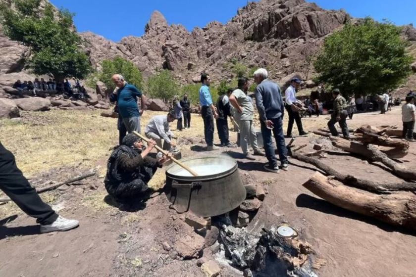 دومین جشنواره شکرانه شیر در روستای بکاول ترتبت حیدریه برگزار شد