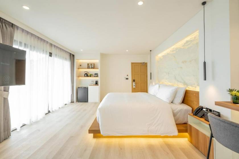 ANONA SUNSET Boutique - Grand Executive Ocean front