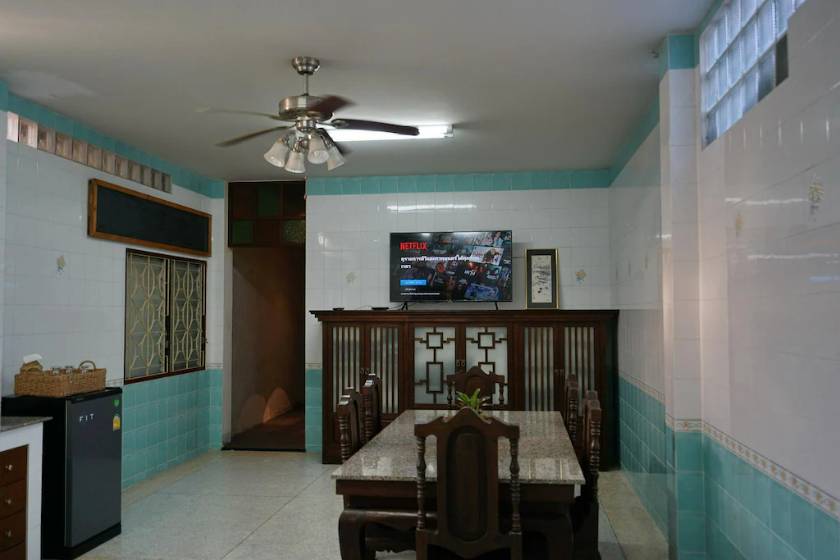 Niece Hostel Phuket - SHA Extra Plus - Superior Twin Room with City View