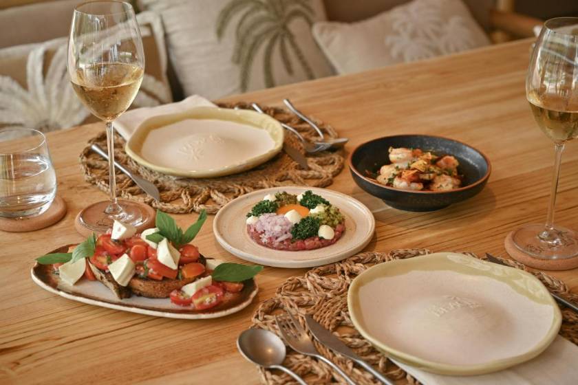 Arinara Beach Resort Phuket - SHA Extra Plus - restaurant