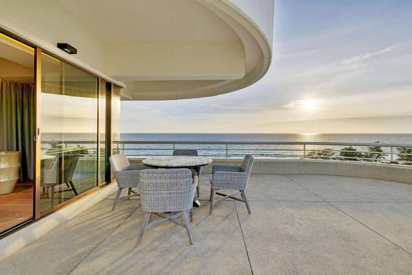 Pullman Phuket Karon Beach Resort - Junior King Suite with Sea View