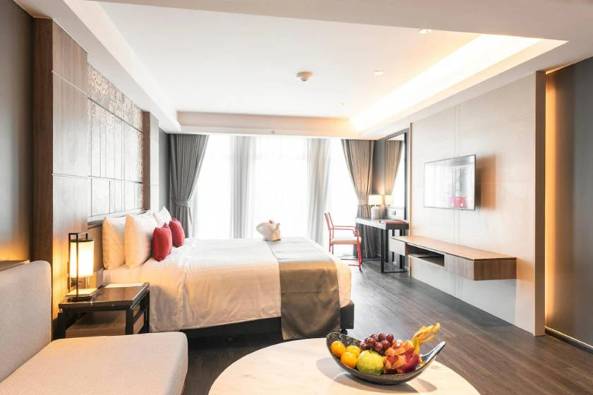 Ramada Plaza by Wyndham Chao Fah Phuket - Junior King Suite