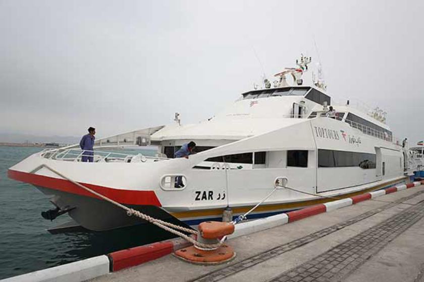 تردد مسافران و گردشگران از مسیر دریایی کیش به چارک