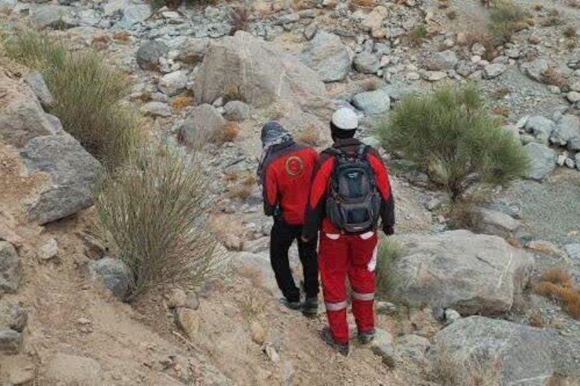 نجات گردشگر ۱۶ ساله در ارتفاعات آبشار سمیرم