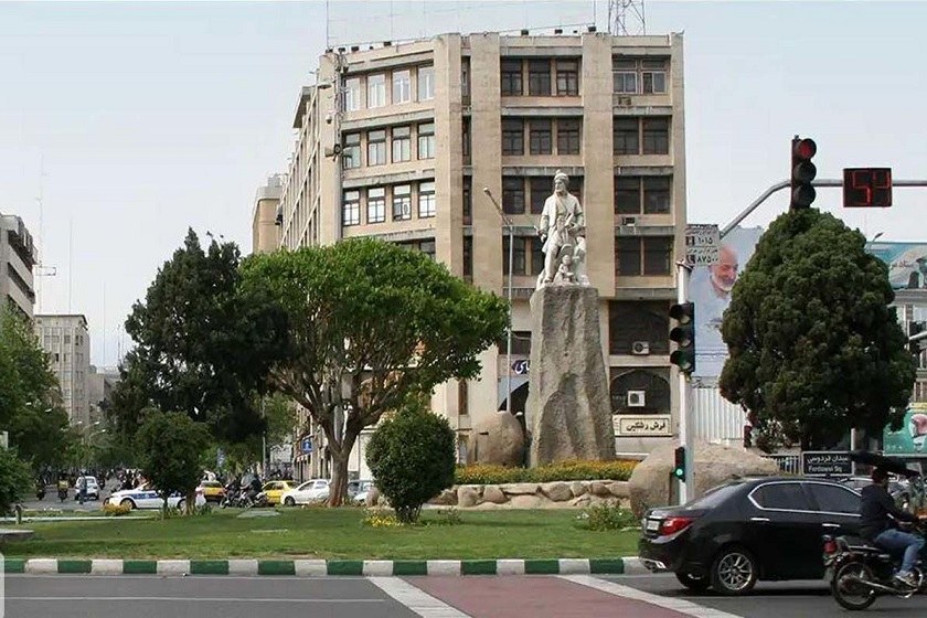 میدان فردوسی تهران. منبع عکس وبسایت زیسان. عکاس نامشخص