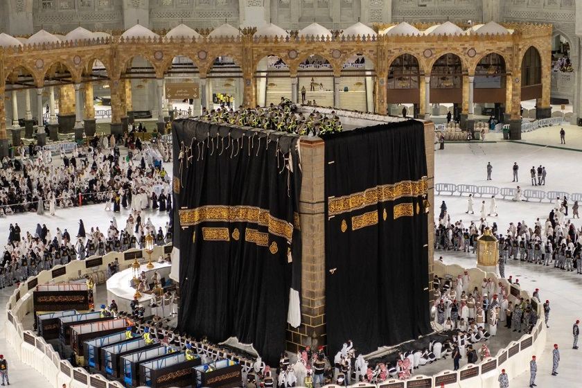 پرده کعبه عوض شد