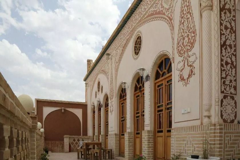 اقامتگاه سنتی خادمی کاشان - محوطه