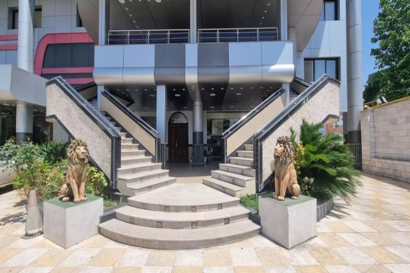 هتل دهدار لاهیجان - محوطه