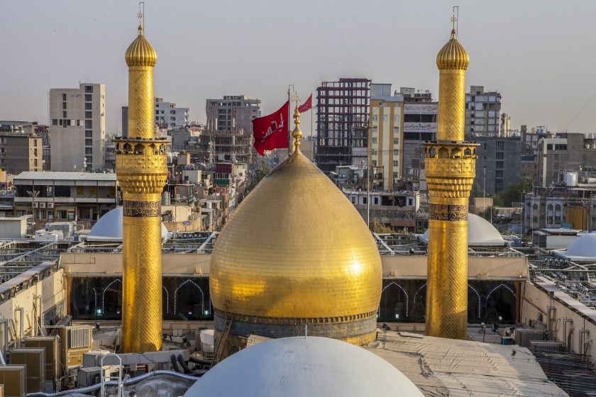 گلدسته و مناره های حرم امام حسین. منبع عکس: ویکی‌پدیا. عکاس: نامشخص