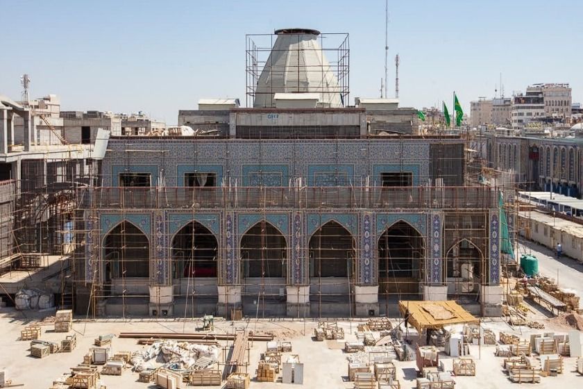 صحن حضرت زینب حرم امام حسین. منبع عکس: خبرگزاری تسنیم. عکاس: نامشخص