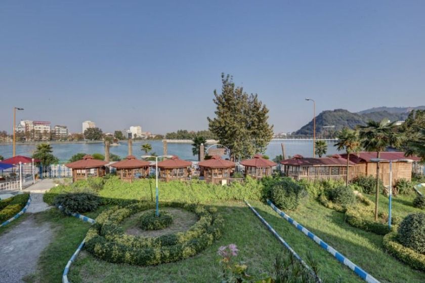 هتل جهانگردی لاهیجان - محوطه