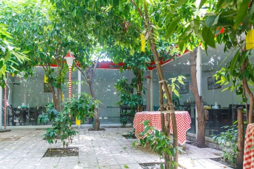 هتل کارون تهران - محوطه