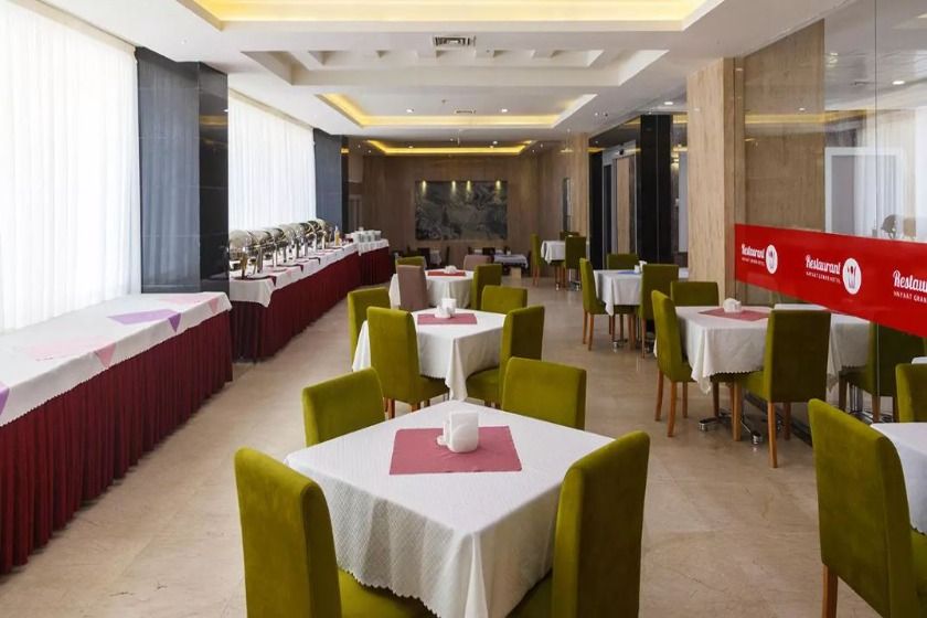 هتل آپارتمان حیات شرق مشهد - رستوران