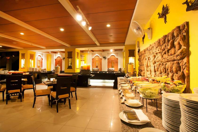 Woraburi Phuket Resort & Spa - SHA Plus - restaurant