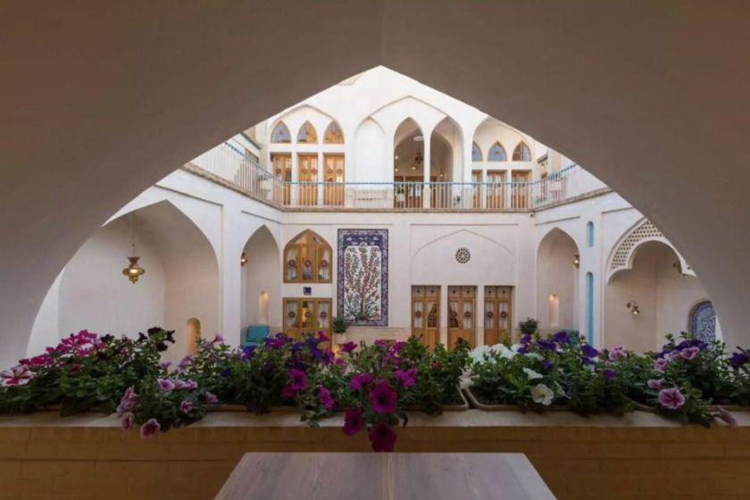 هتل بوتیک سرای رزاس کاشان - محوطه