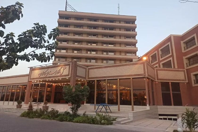 هتل نگارستان کاشان
