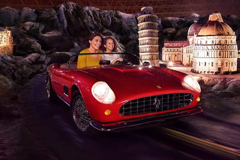 سواری دور ایتالیا. منبع عکس: وبسایت Ferrariworldabudhabi. عکاس: نامشخص