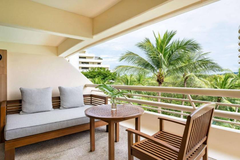 Pullman Phuket Karon Beach Resort - Junior King Suite with Garden View