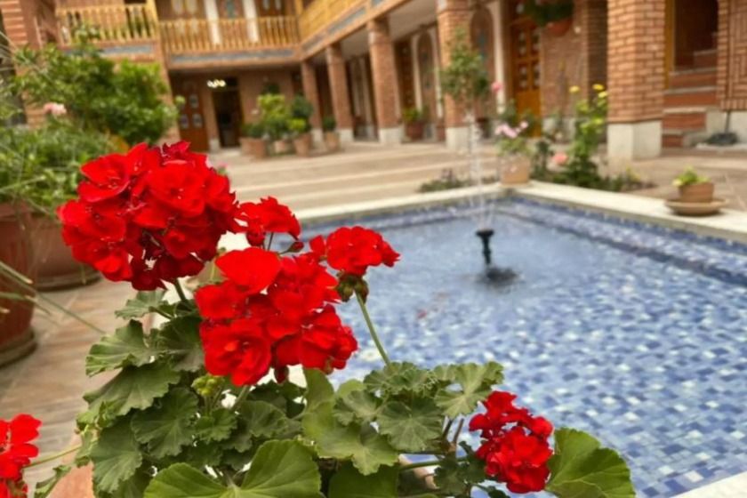 هتل تخت جمشید تهران - محوطه