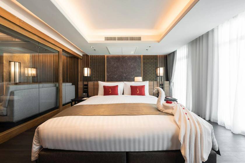 Ramada Plaza by Wyndham Chao Fah Phuket - Junior King Suite