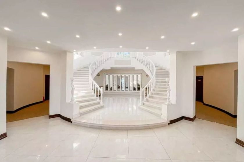 هتل بزرگ ملک (ناسیونال) لاهیجان - لابی