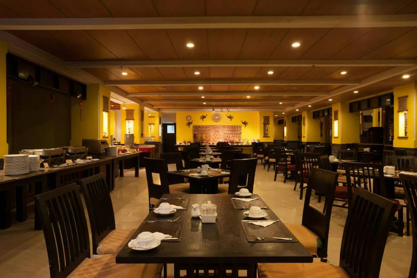 Woraburi Phuket Resort & Spa - SHA Plus - restaurant