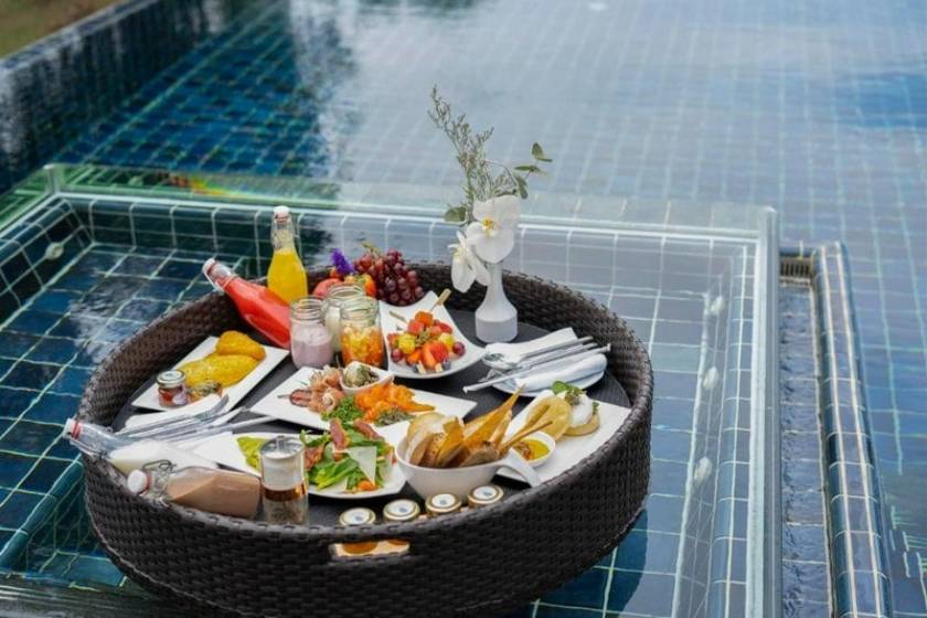 Banyan Tree Phuket - food and drink