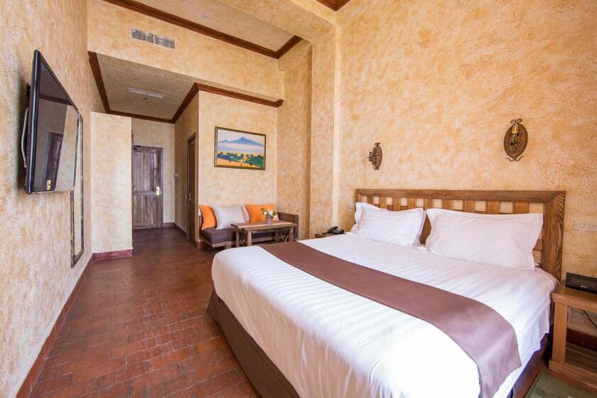Caucasus Hotel Yerevan - room