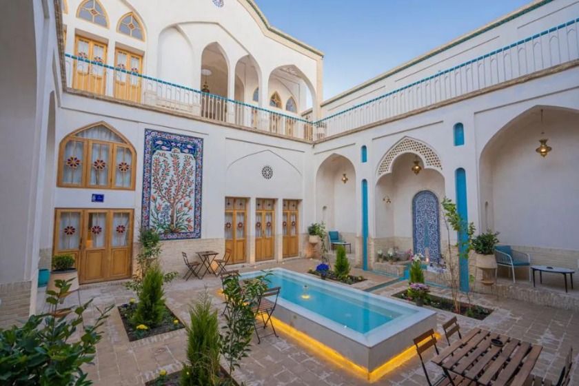 هتل بوتیک سرای رزاس کاشان - محوطه