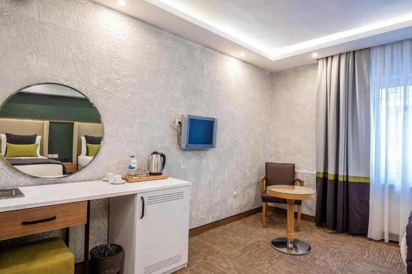 Carlton Hotel Old City istanbul - room