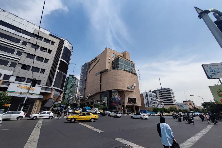 پردیس سینما آزادی تهران. منبع عکس: گوگل‌مپ. عکاس: حسن خدادادی