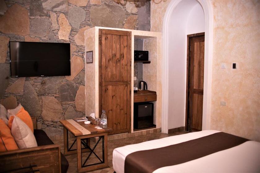 Caucasus Hotel Yerevan - room