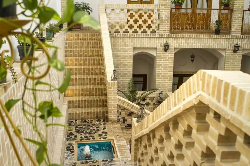 اقامتگاه سنتی معمار کاشان - محوطه