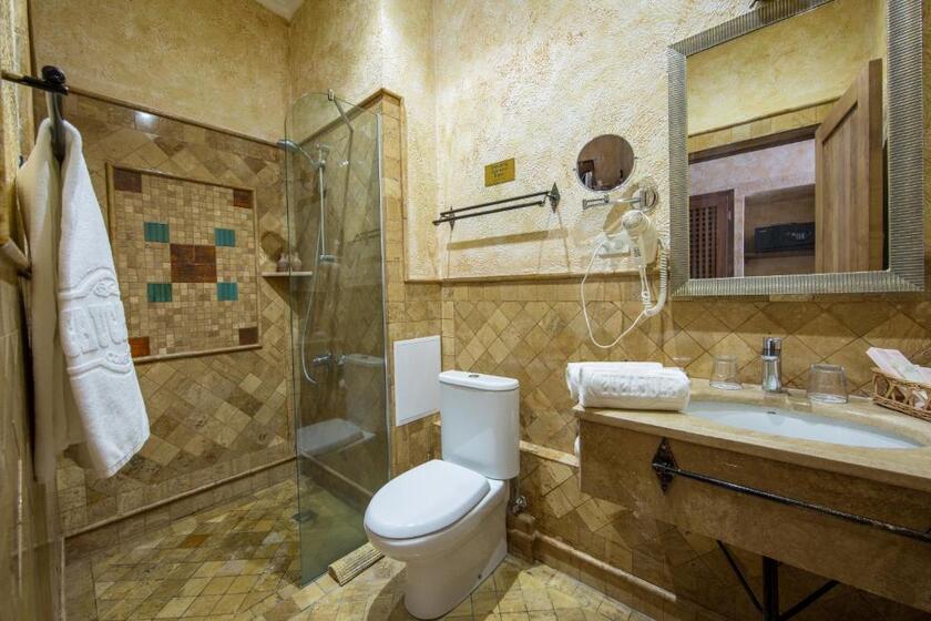 Caucasus Hotel Yerevan - room