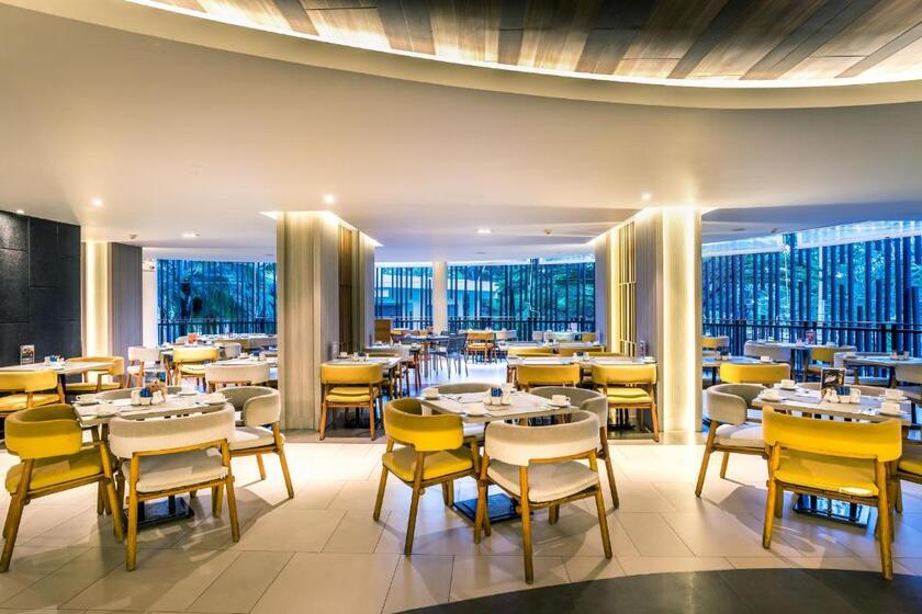 Holiday Inn Resort Phuket Karon Beach, an IHG Hotel phuket - restaurant