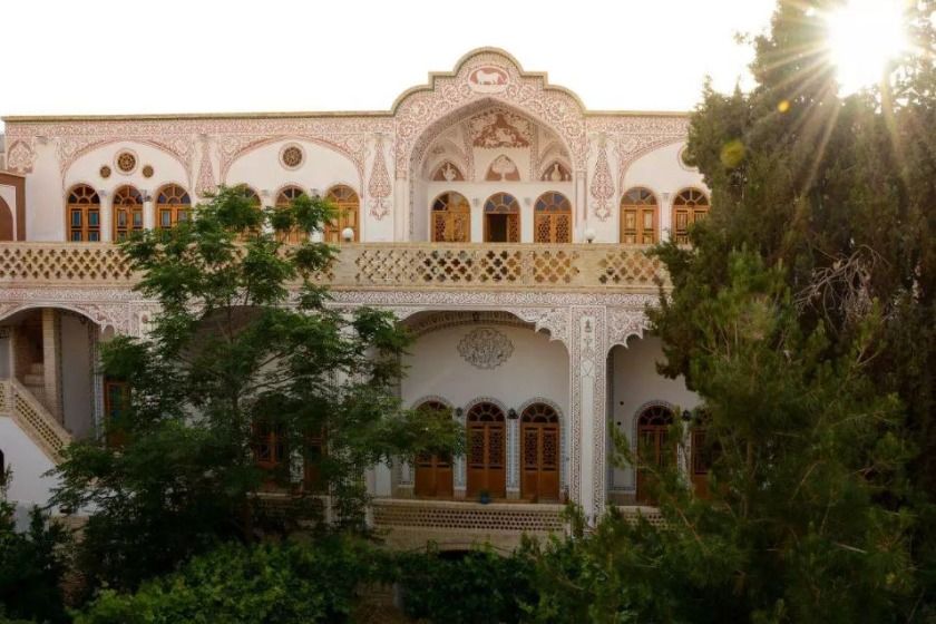 اقامتگاه سنتی خادمی کاشان - نما