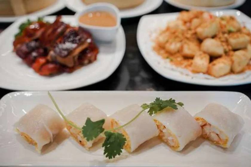 Ramada Plaza by Wyndham Chao Fah Phuket - food and drink