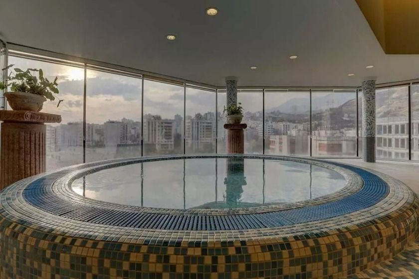 هتل پارسیان آزادی تهران - استخر