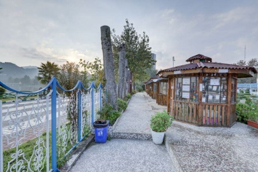 هتل جهانگردی لاهیجان - محوطه