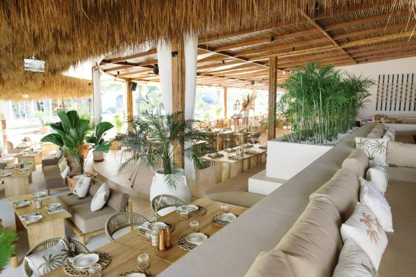 Arinara Beach Resort Phuket - SHA Extra Plus - restaurant