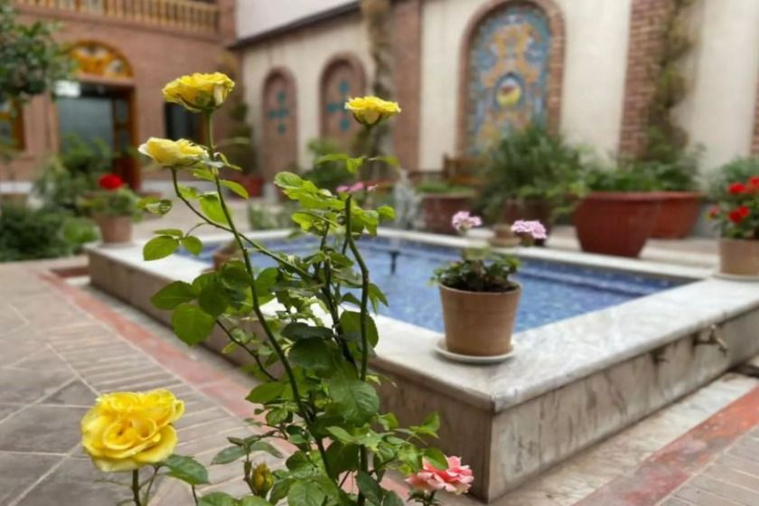 هتل تخت جمشید تهران - محوطه