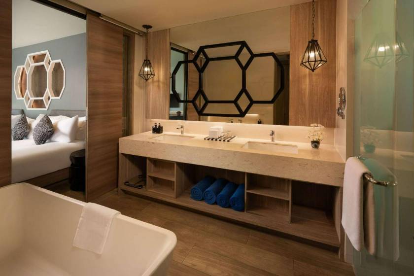 Avista Grande Phuket Karon - MGallery - Premier Family Room, Sea View, 1 King Bed and 1 Queen Bed, Balcony