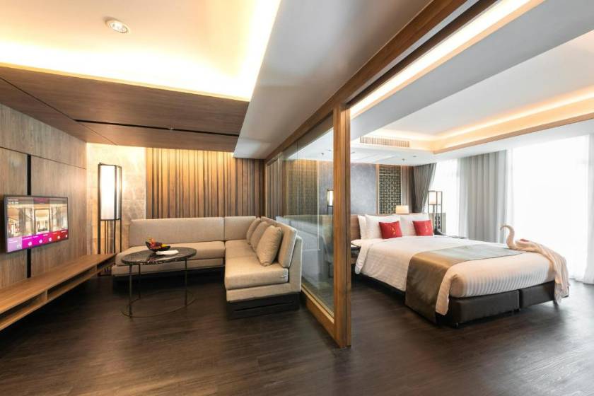 Ramada Plaza by Wyndham Chao Fah Phuket - Room type Number of guests   Deluxe King Room - Disability Access