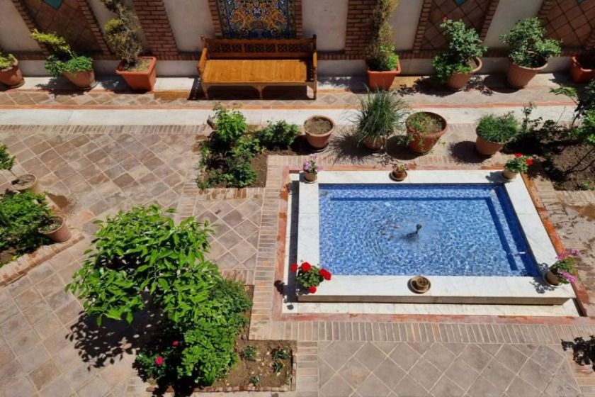 هتل تخت جمشید تهران - محوطه