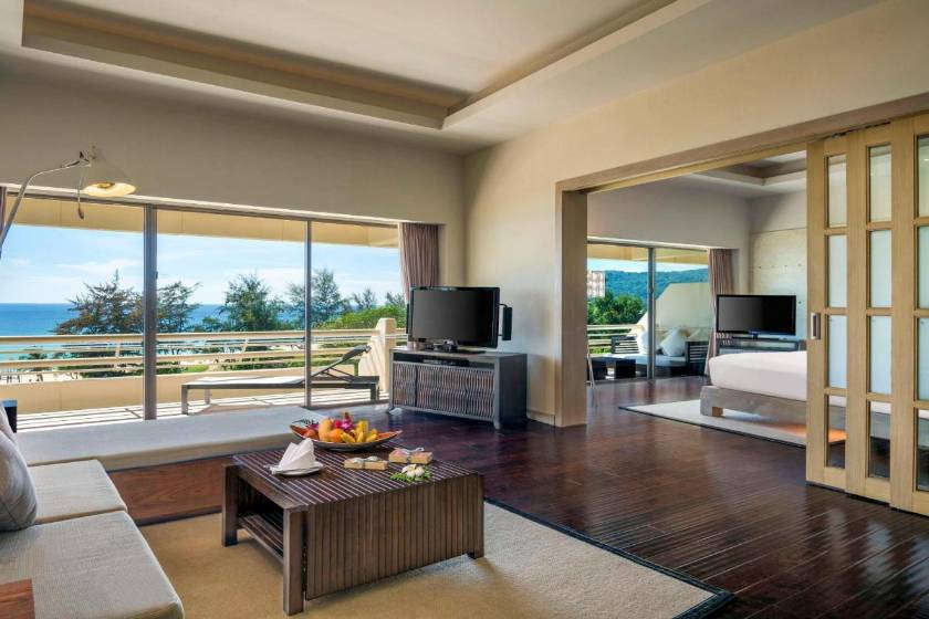 Pullman Phuket Karon Beach Resort - Deluxe Suite with Sea View