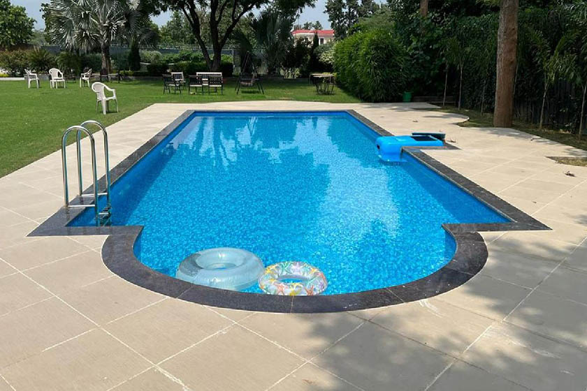 استخر شنا. منبع عکس: وبسایت Arrdevpools.com. عکاس: نامشخص