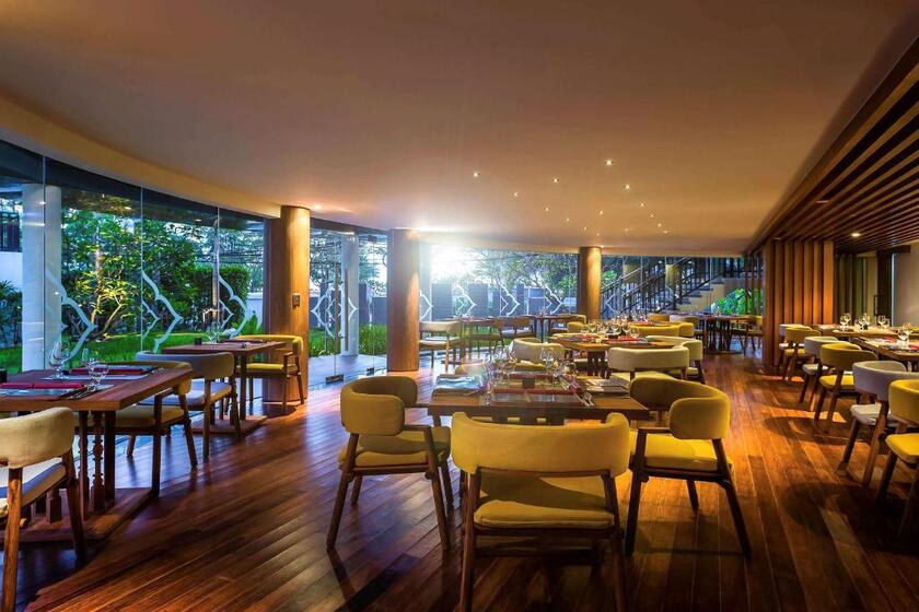 Holiday Inn Resort Phuket Karon Beach, an IHG Hotel phuket - restaurant