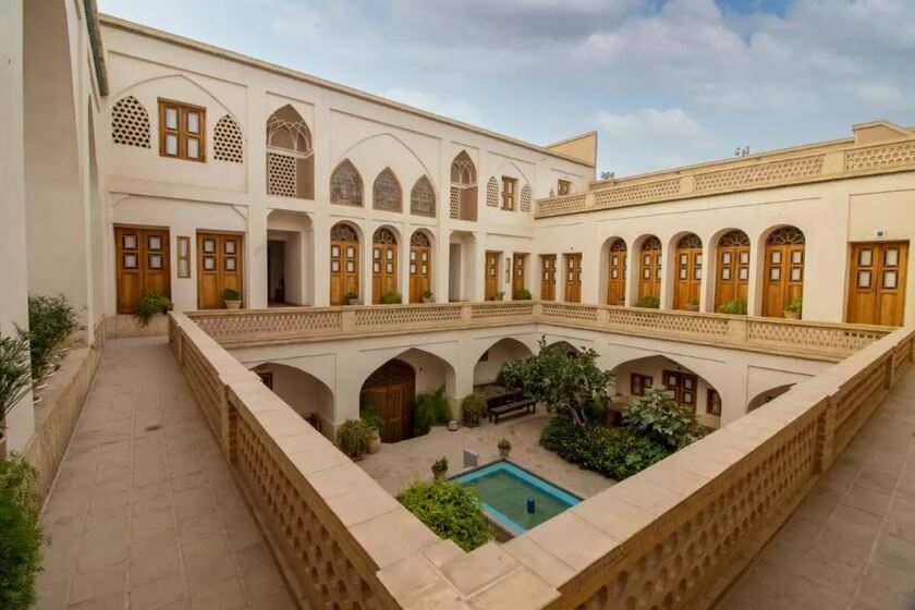 اقامتگاه سنتی احسان کاشان - محوطه